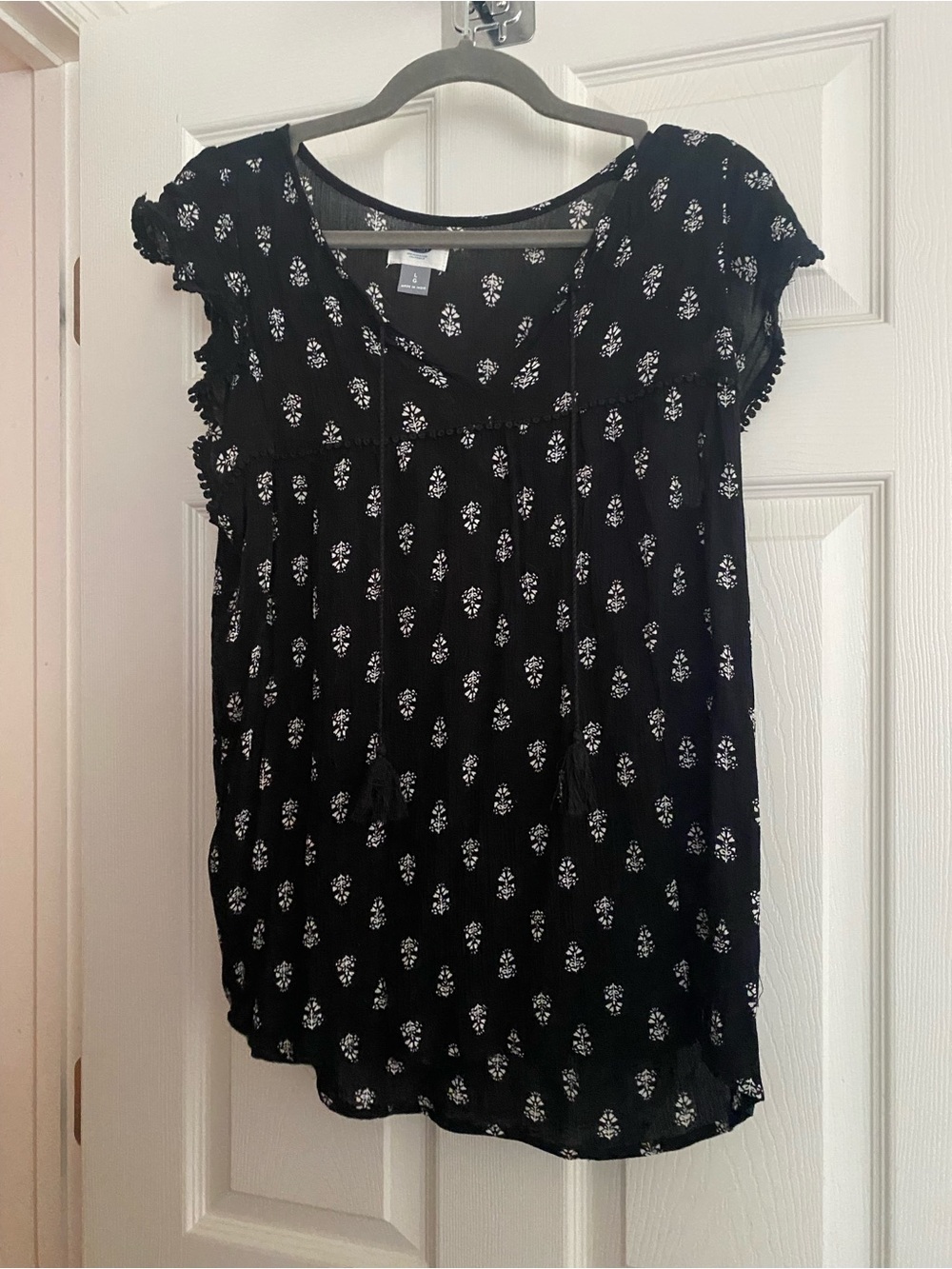 Old Navy Black Floral Tassel Peasant Blouse- Large